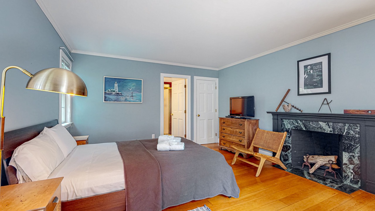Photo of Bedroom in West Tisbury