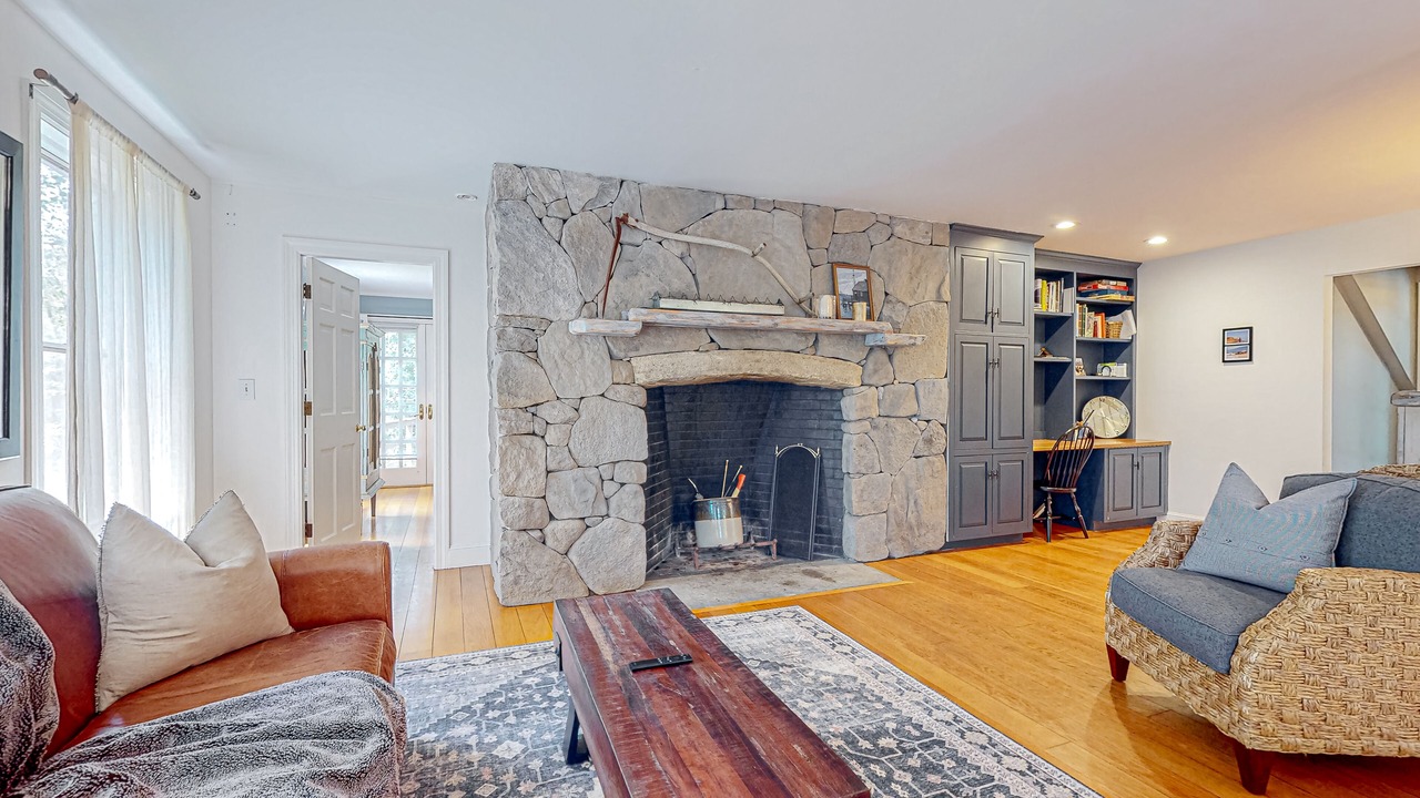 Photo of Livingroom in West Tisbury