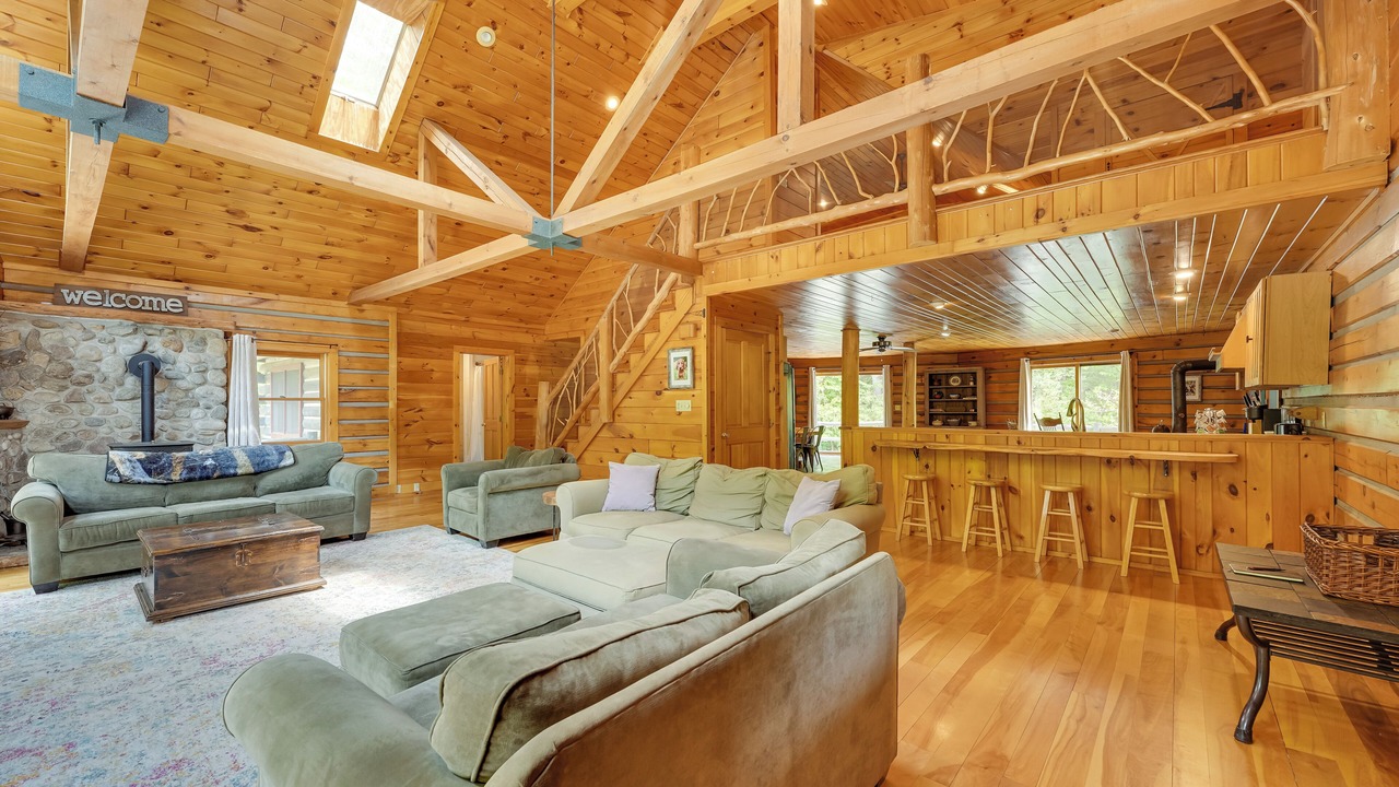 Photo of Livingroom in Bolton Landing