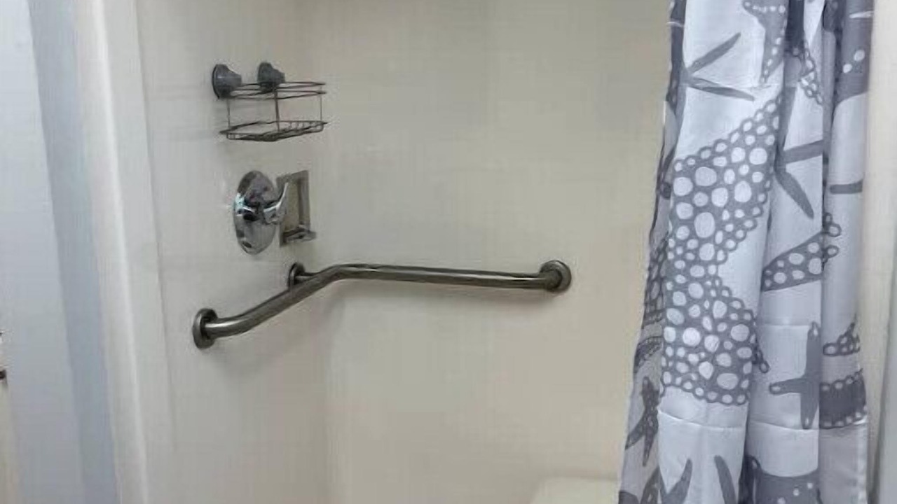 Photo of Bathroom in Momauguin