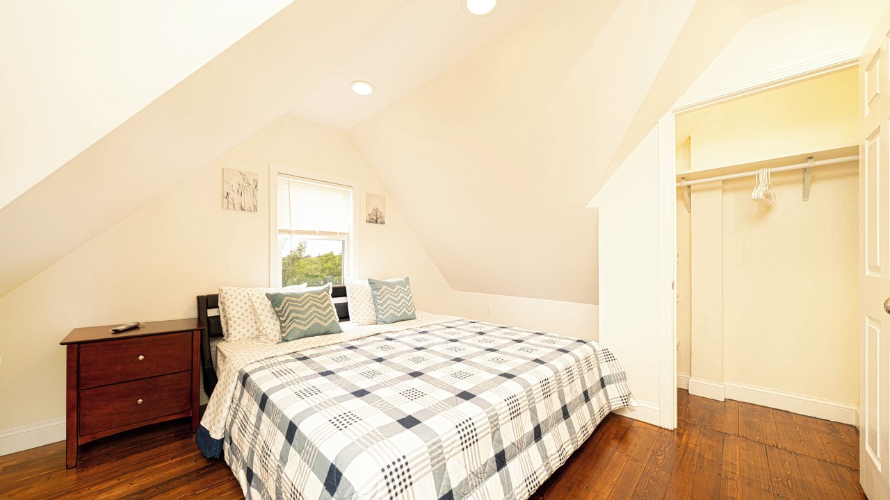 Photo of Bedroom in Neponset - Port Norfolk