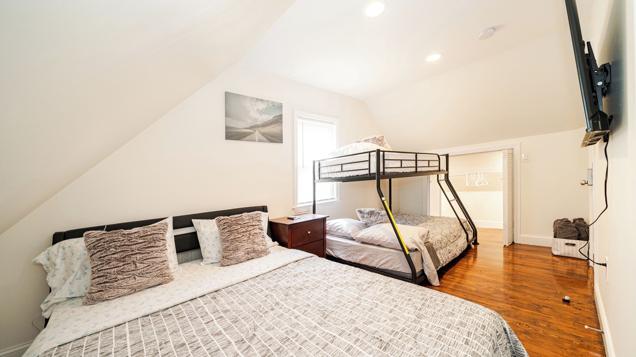 Photo of Bedroom in Neponset - Port Norfolk