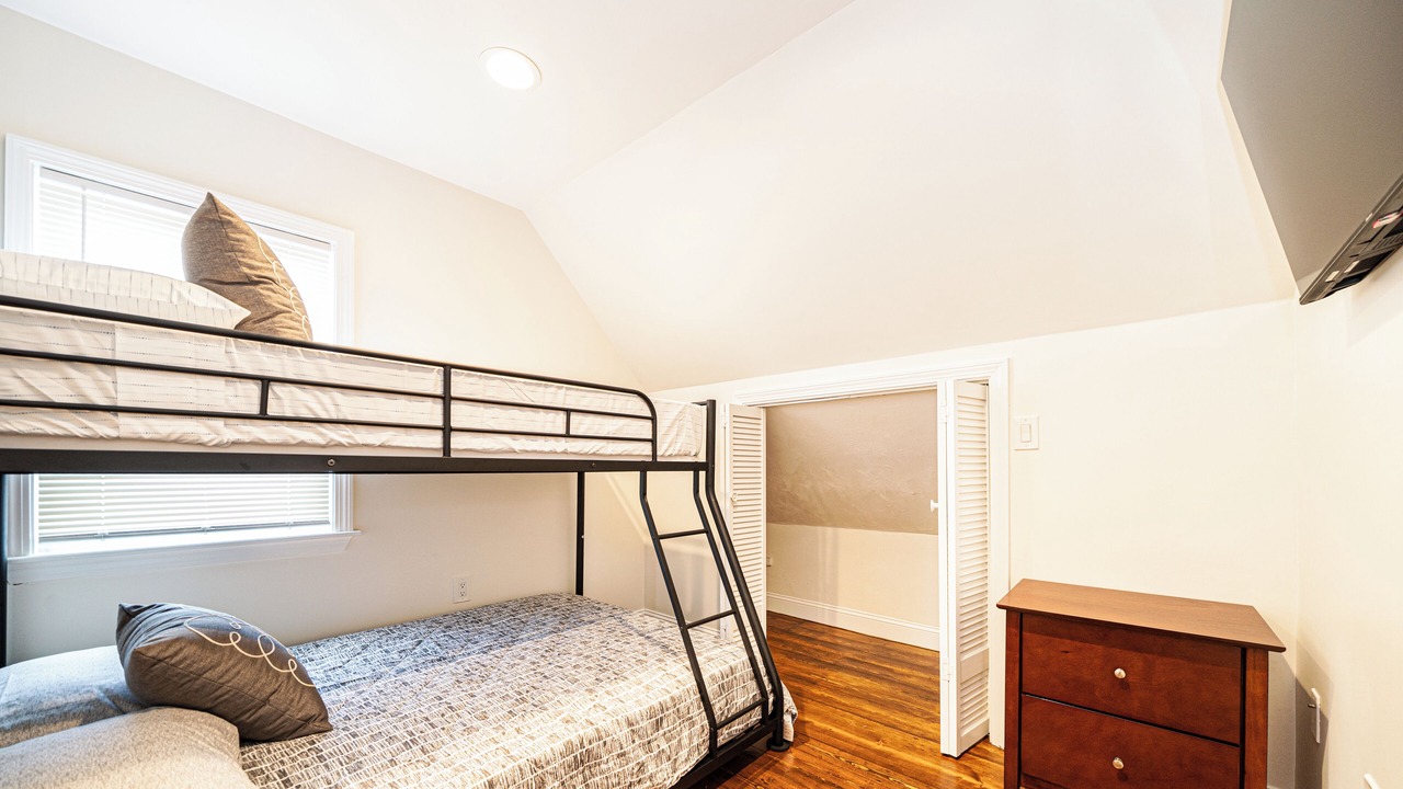 Photo of Bedroom in Neponset - Port Norfolk