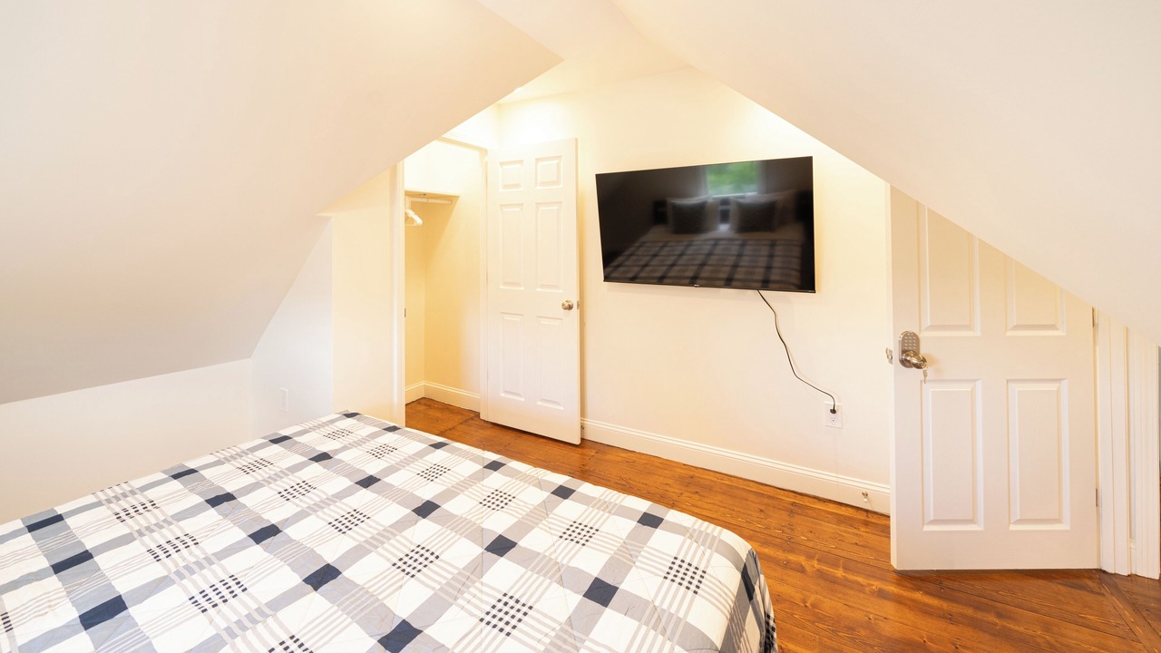 Photo of Bedroom in Neponset - Port Norfolk