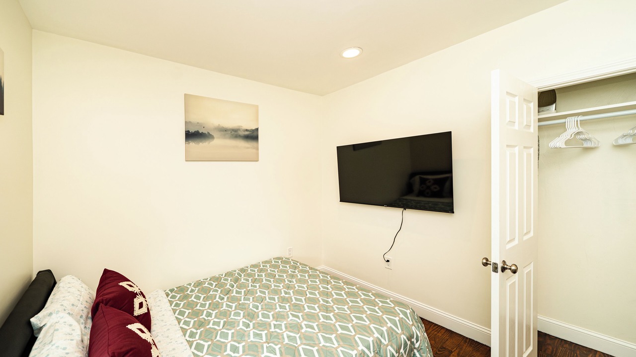 Photo of Bedroom in Neponset - Port Norfolk
