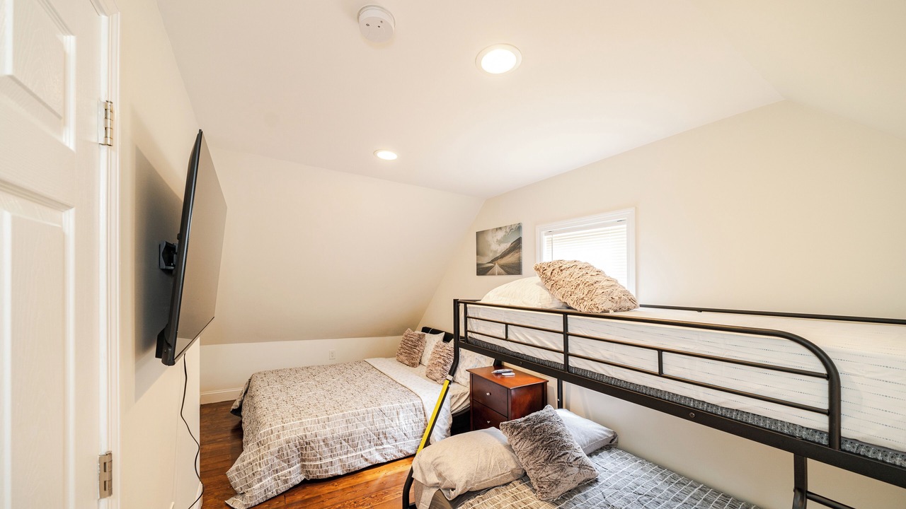 Photo of Bedroom in Neponset - Port Norfolk