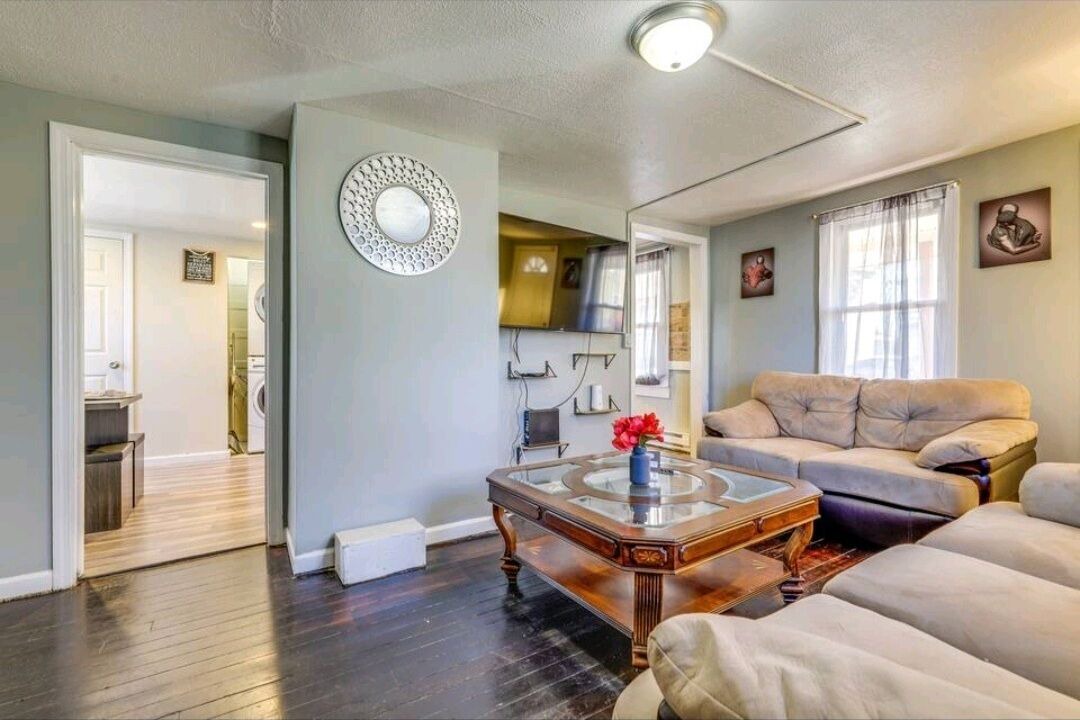 Photo of Livingroom in East Hartford