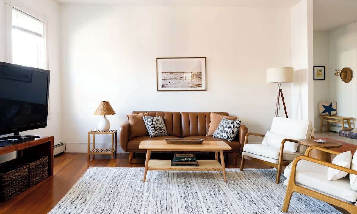 Photo of Livingroom in Off Broadway