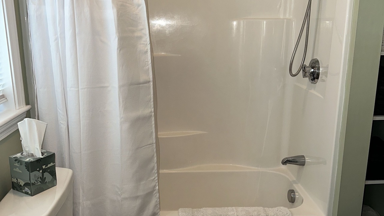 Photo of Bathroom in Warren