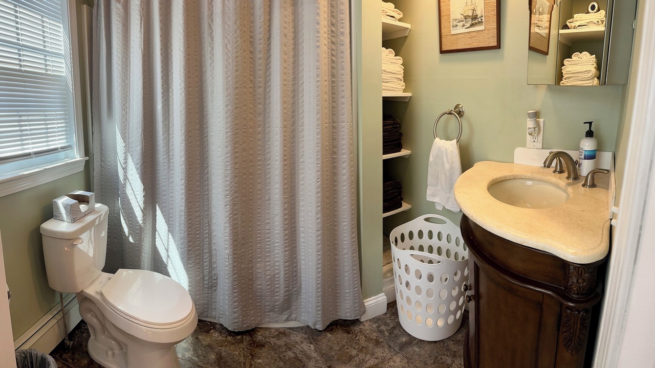 Photo of Bathroom in Warren