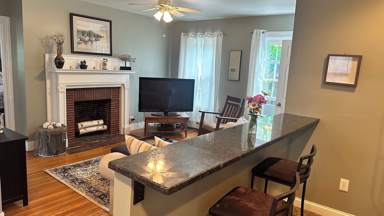 Photo of Livingroom in Warren