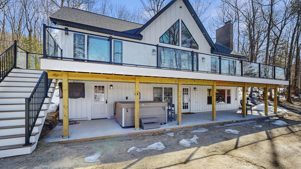 Photo of Outdoor in Gray