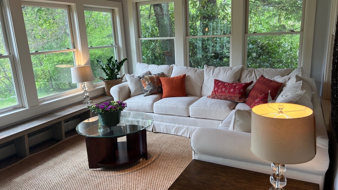 Photo of Livingroom in Hulls Cove