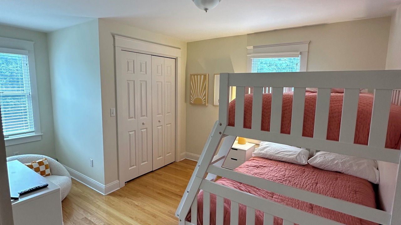 Photo of Bedroom in Shoreby Hill