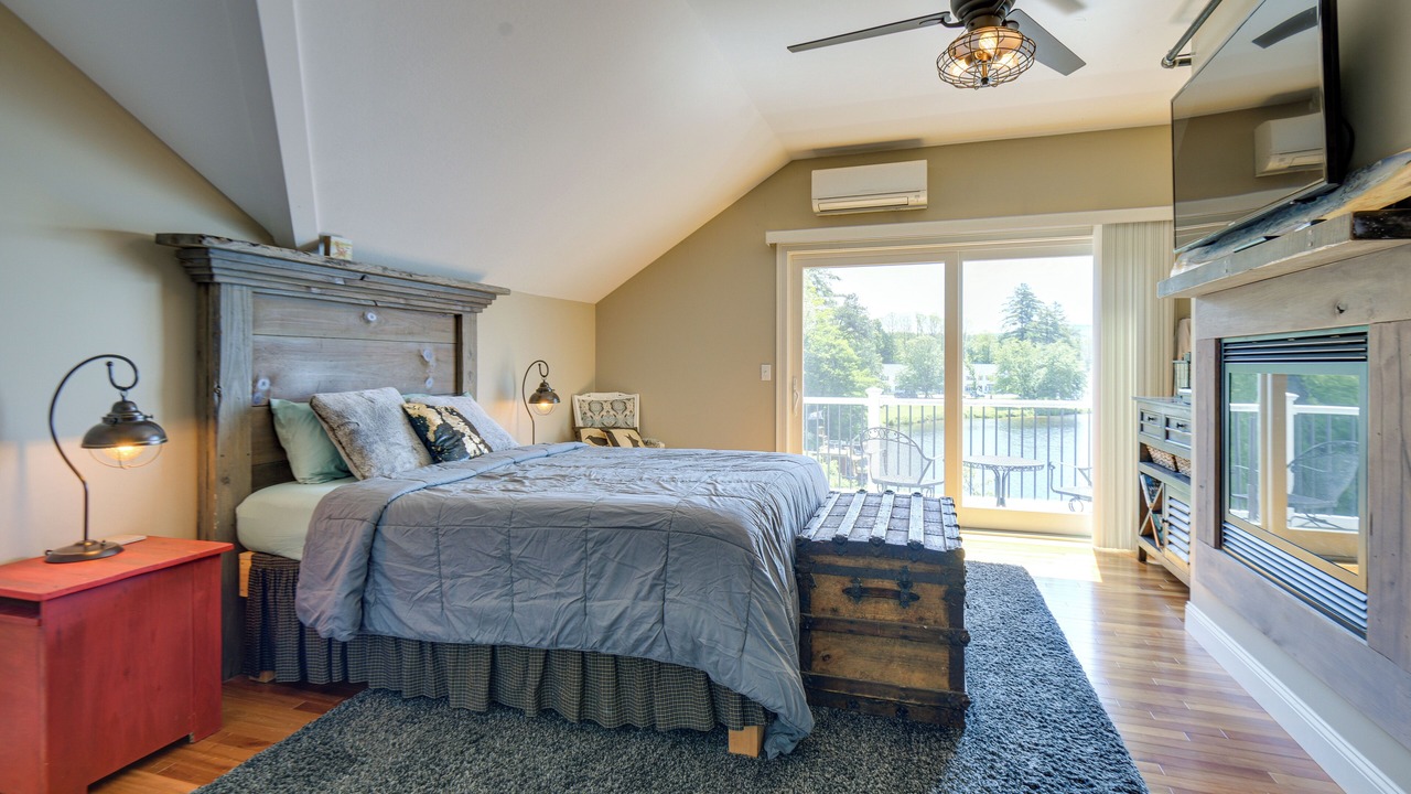 Photo of Livingroom in Silver Lake