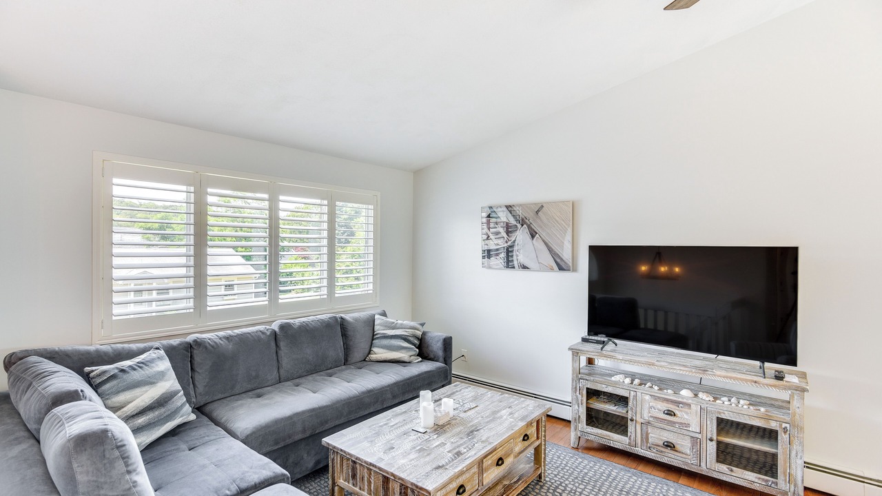 Photo of Livingroom in Narragansett