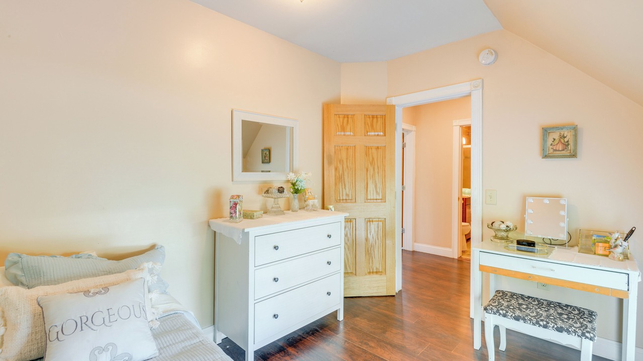 Photo of Bedroom in Claremont