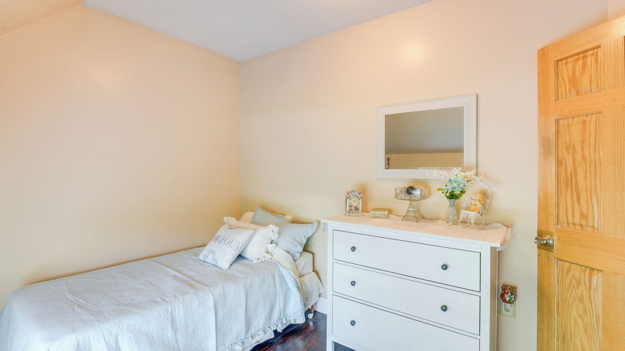 Photo of Bedroom in Claremont