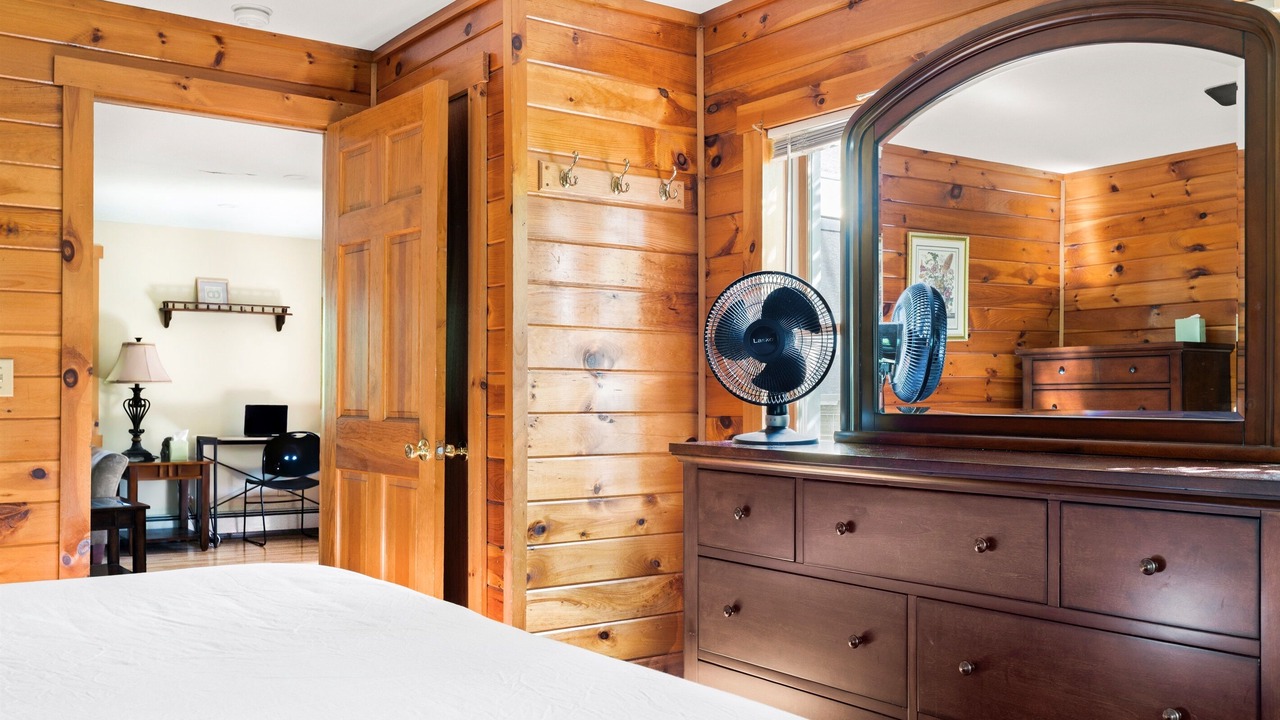 Photo of Bedroom in Lake George
