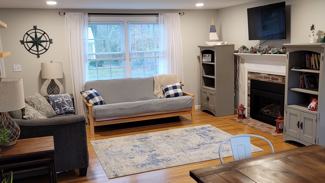 Photo of Livingroom in West Yarmouth