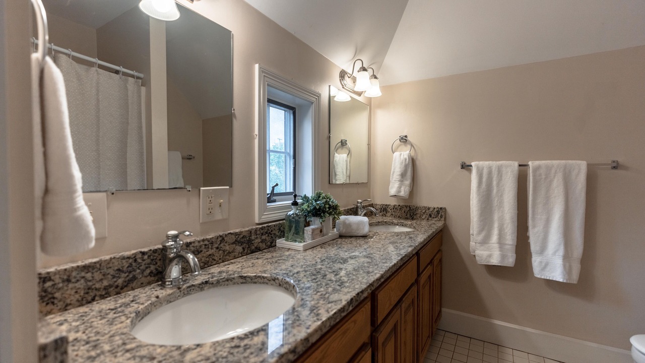Photo of Bathroom in Fifth Ward