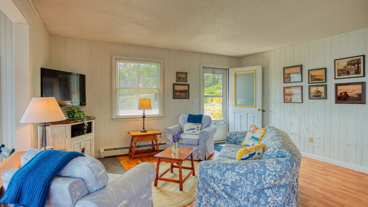 Photo of Livingroom in Bayville