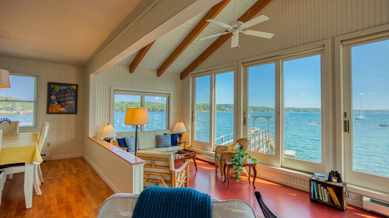 Photo of Livingroom in Bayville