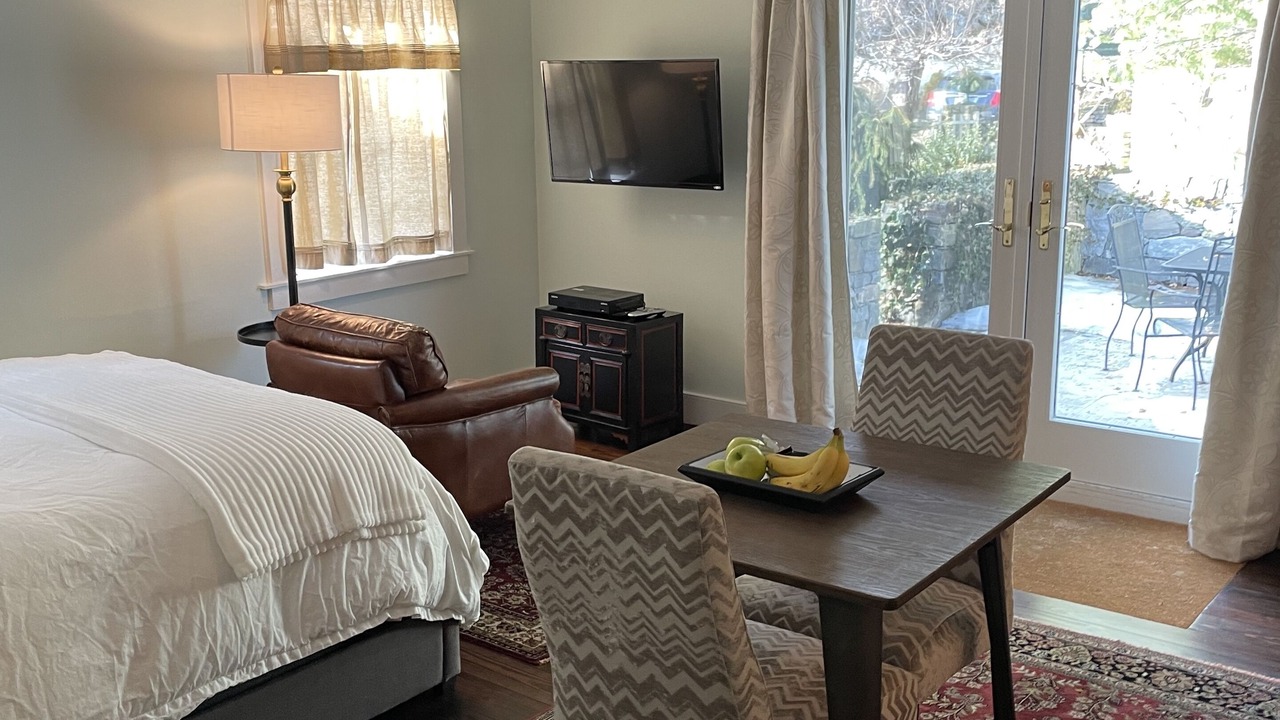 Photo of Bedroom in Litchfield Historic District