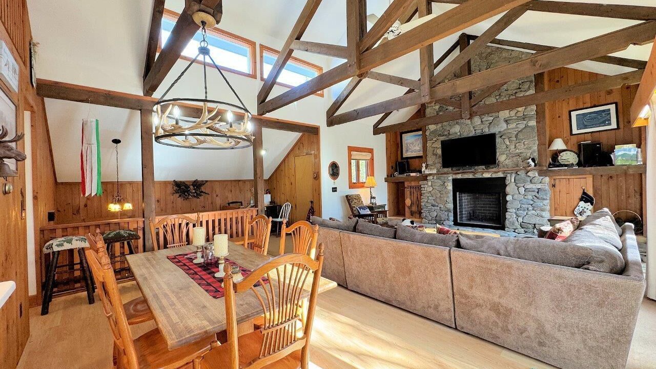 Photo of Livingroom in Bromley Mountain