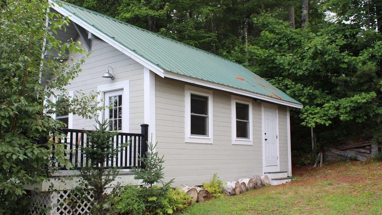 Photo of Outdoor in Gray