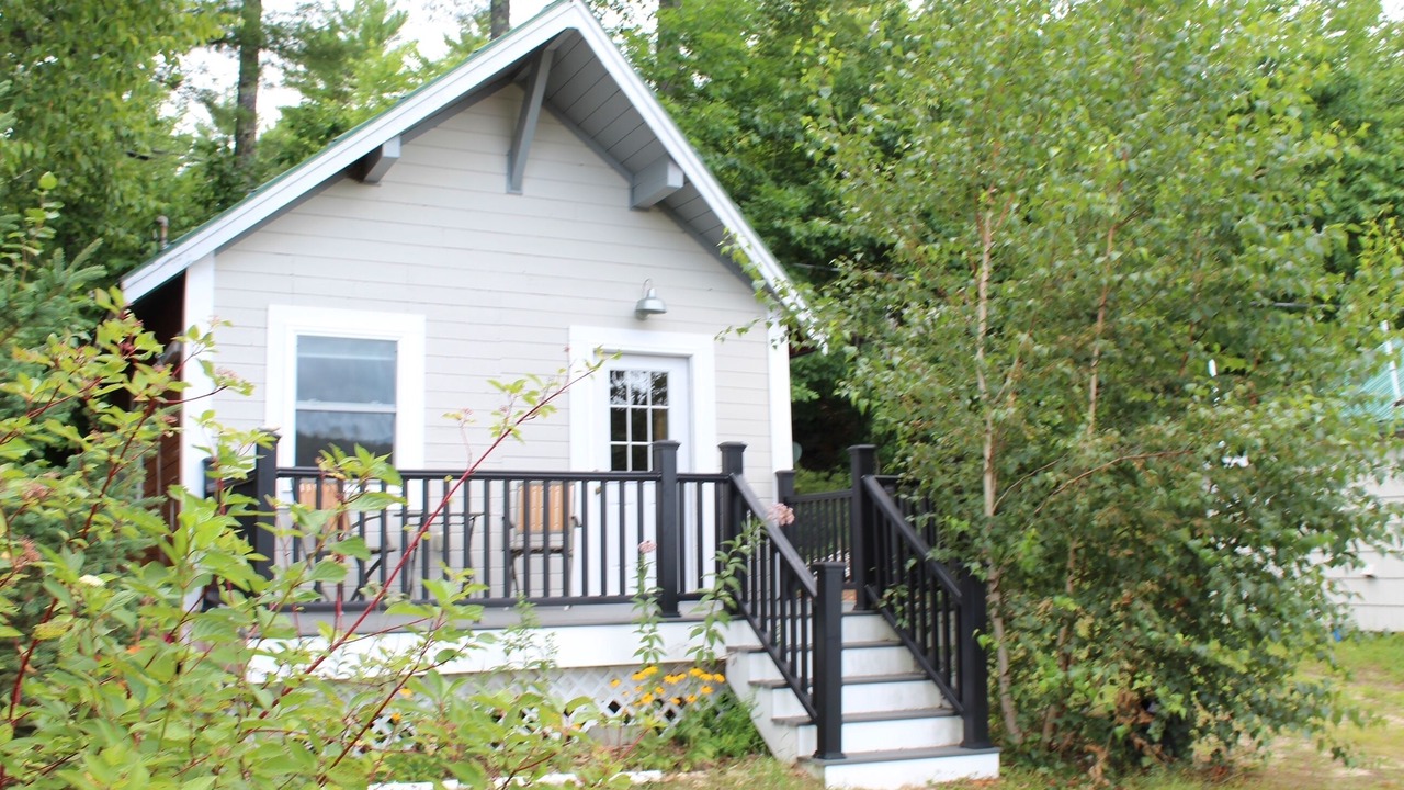 Photo of Outdoor in Gray