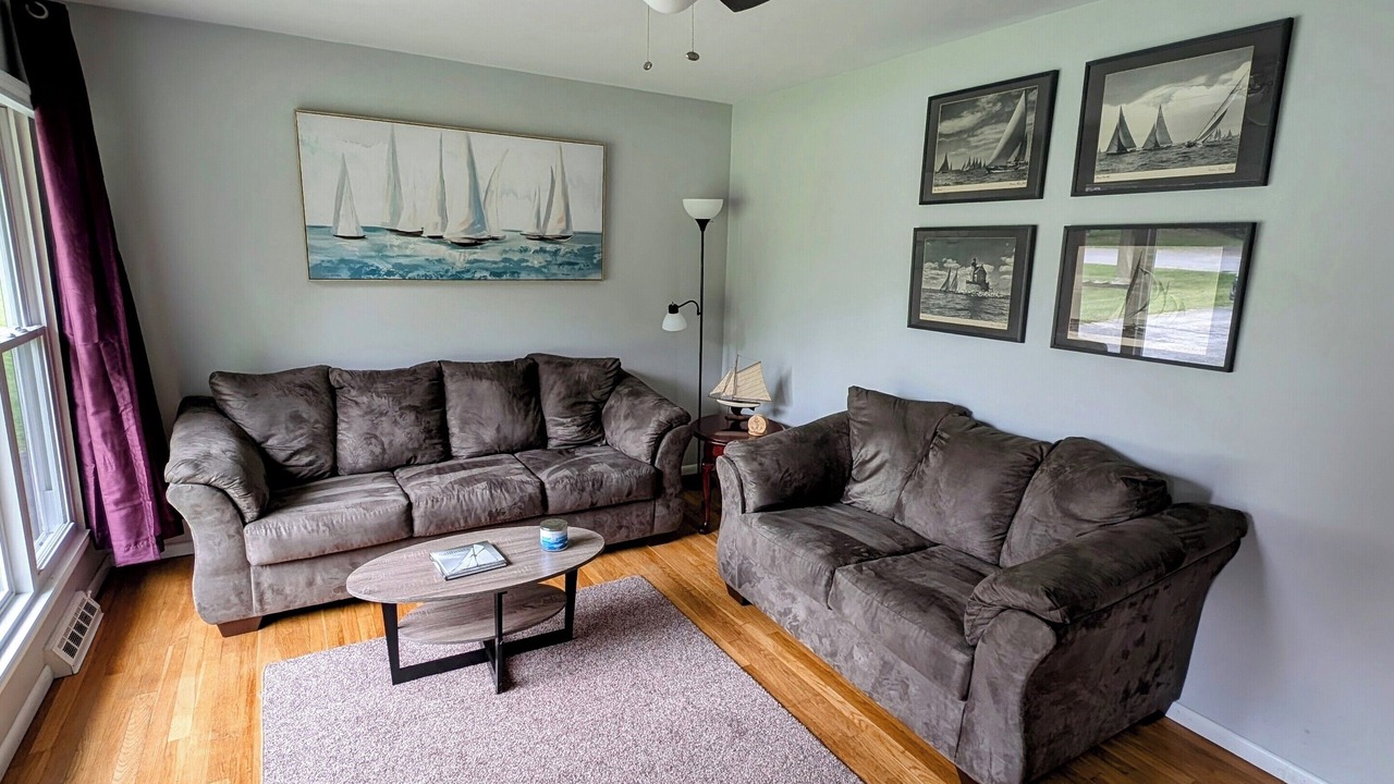 Photo of Livingroom in Canandaigua