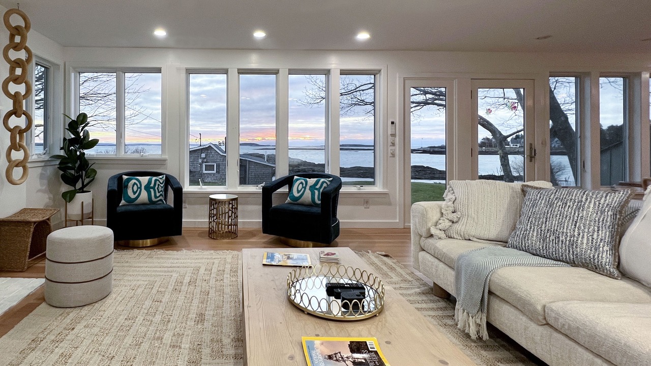 Photo of Livingroom in Mid-Coast and Islands