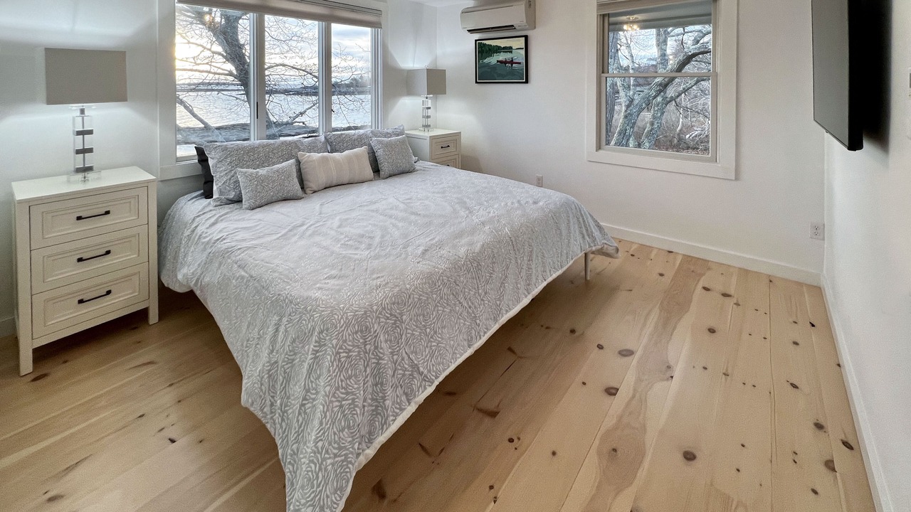 Photo of Bedroom in Mid-Coast and Islands