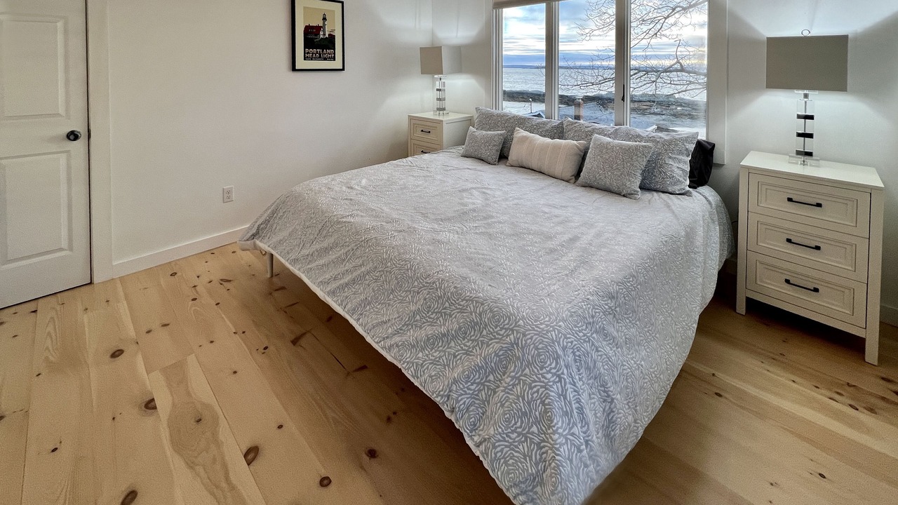 Photo of Bedroom in Mid-Coast and Islands
