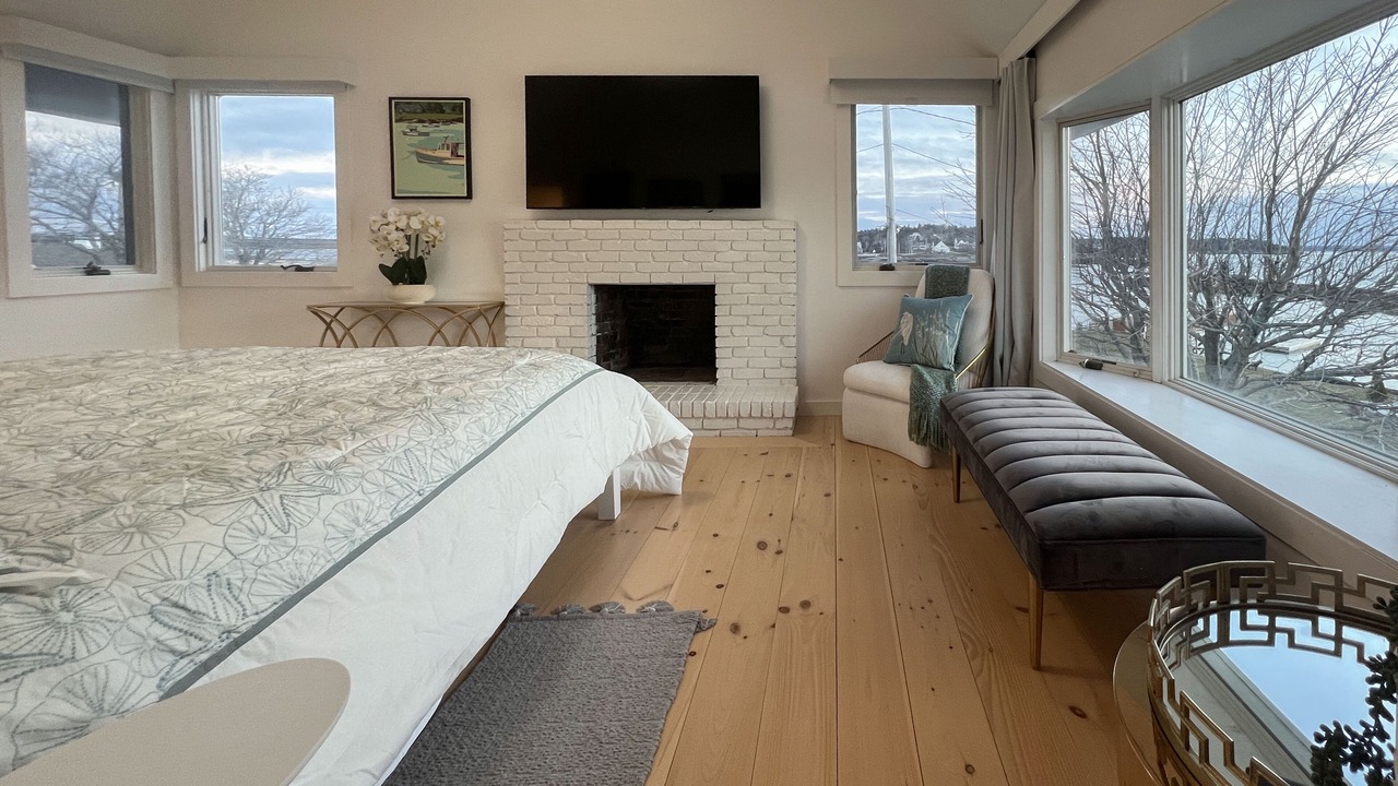 Photo of Bedroom in Mid-Coast and Islands