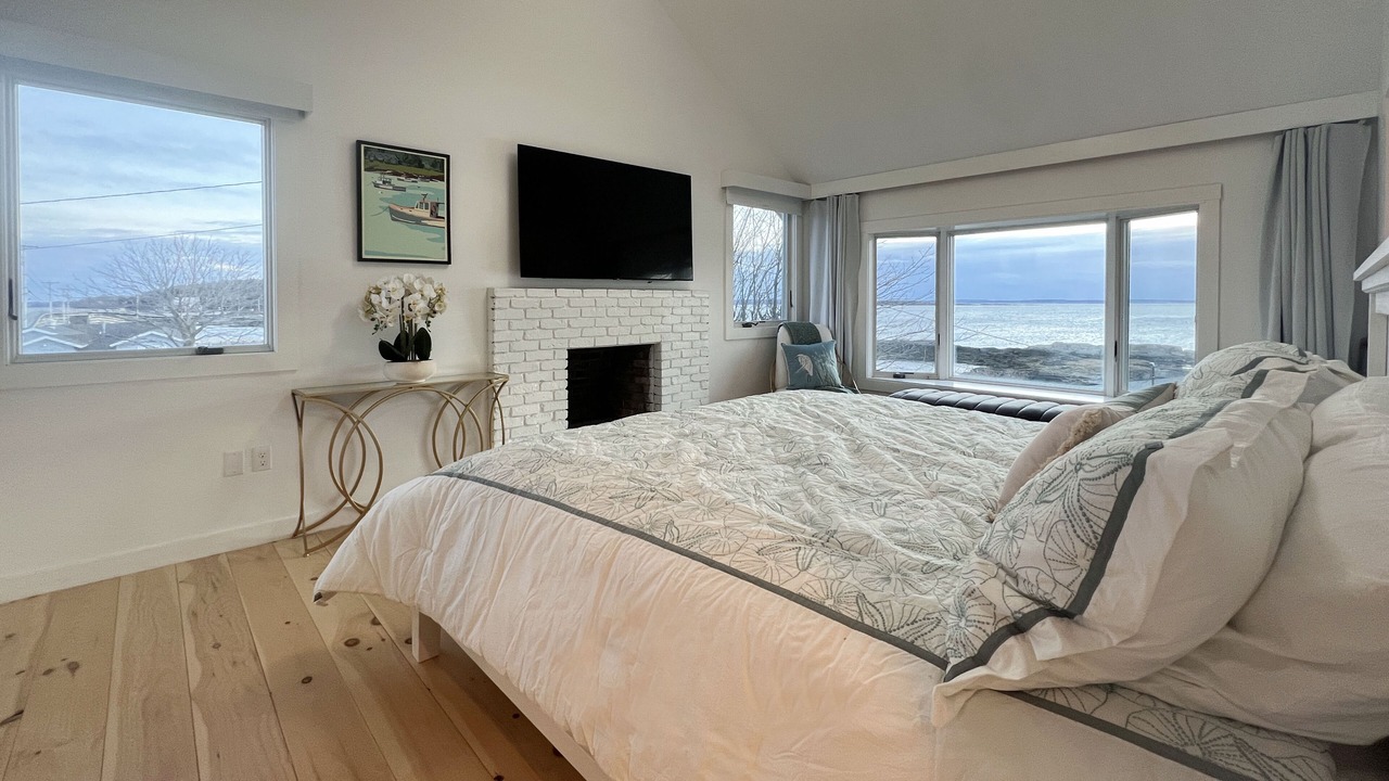 Photo of Bedroom in Mid-Coast and Islands