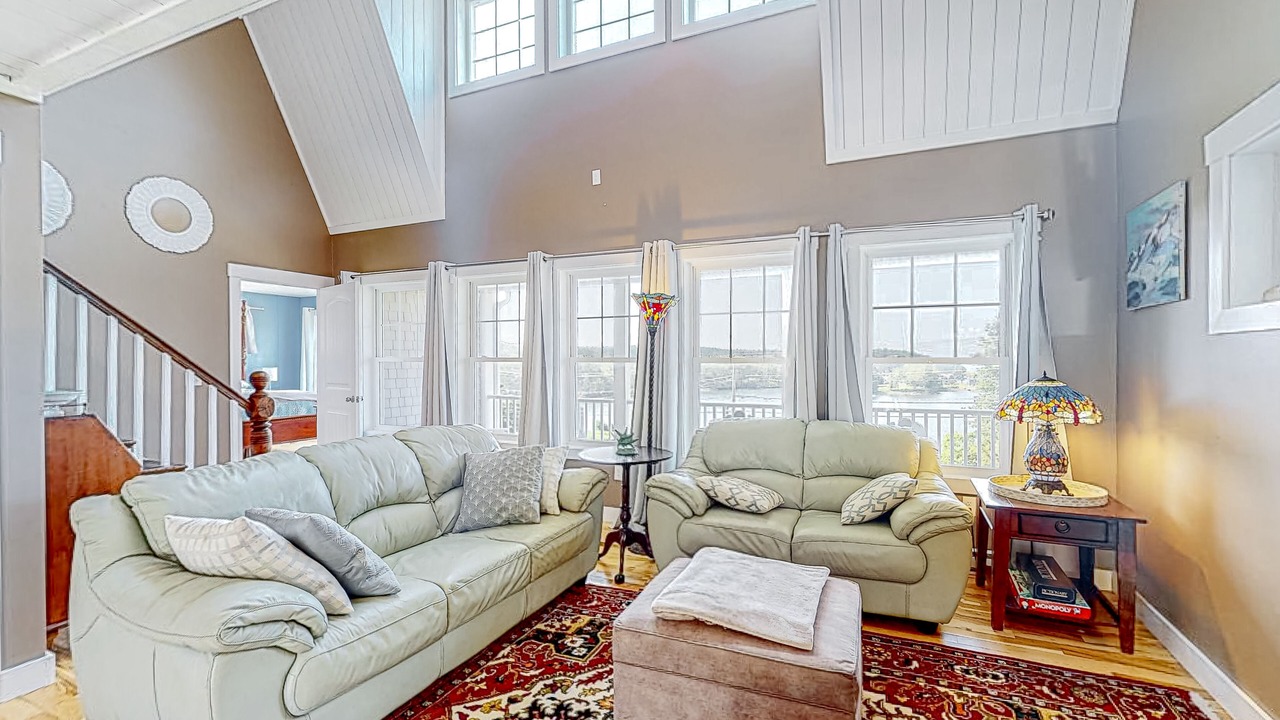 Photo of Livingroom in Bayville