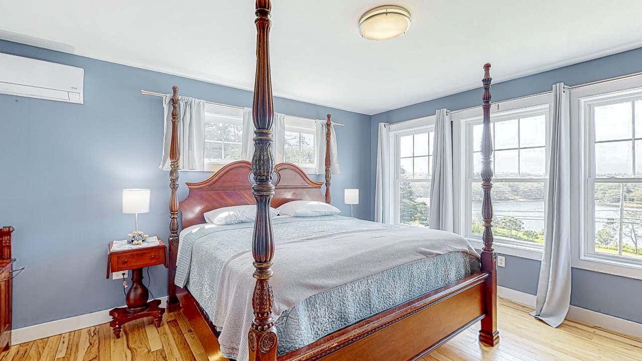 Photo of Bedroom in Bayville
