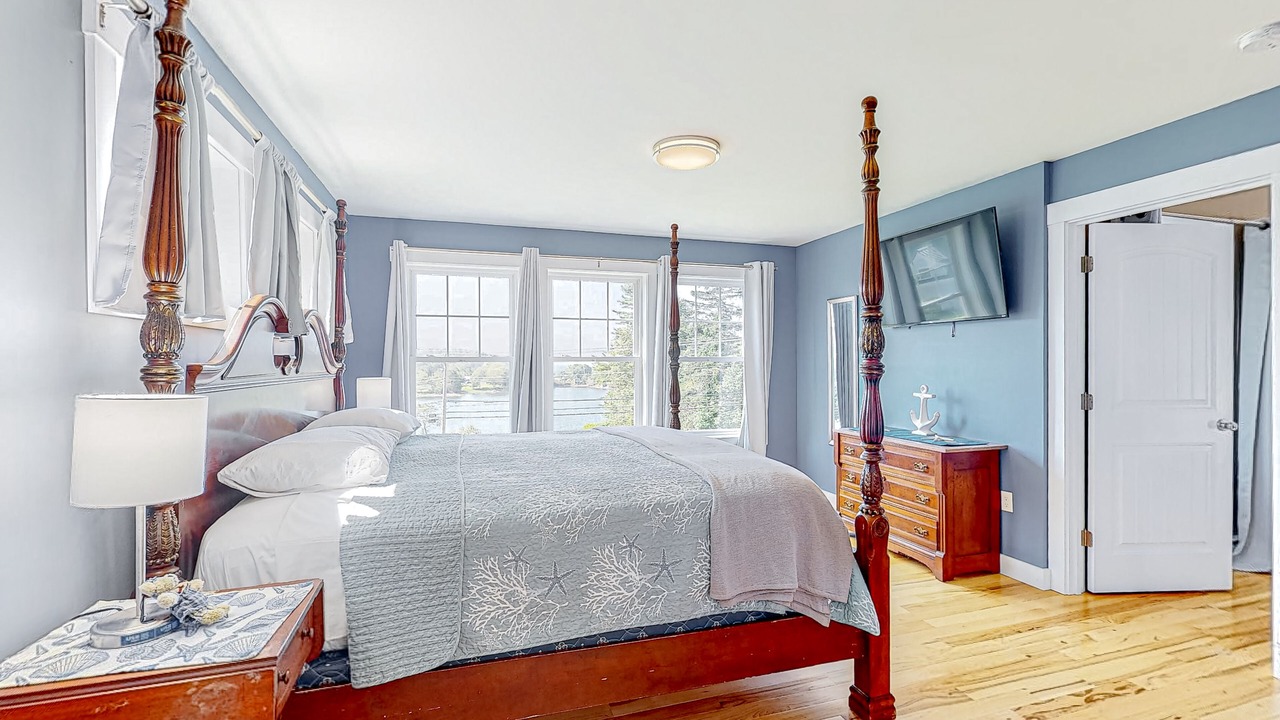 Photo of Bedroom in Bayville
