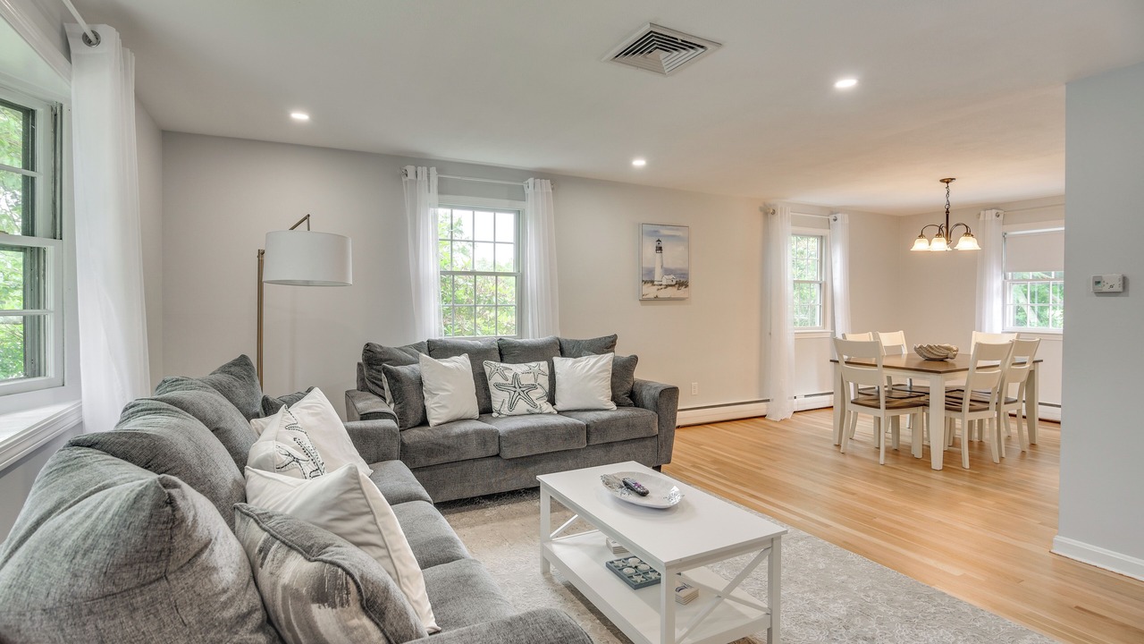 Photo of Livingroom in Newport East