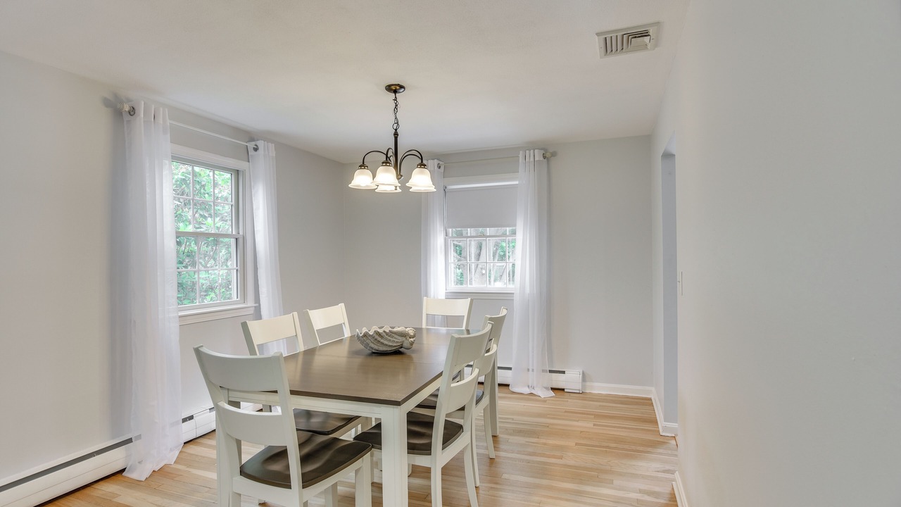 Photo of Livingroom in Newport East