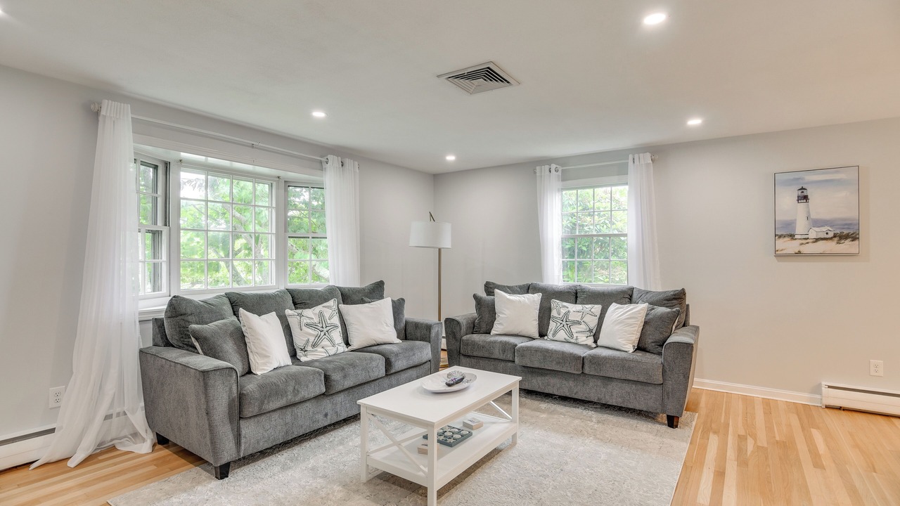 Photo of Livingroom in Newport East
