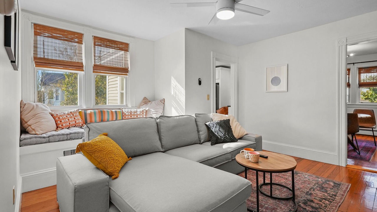Photo of Livingroom in Warren