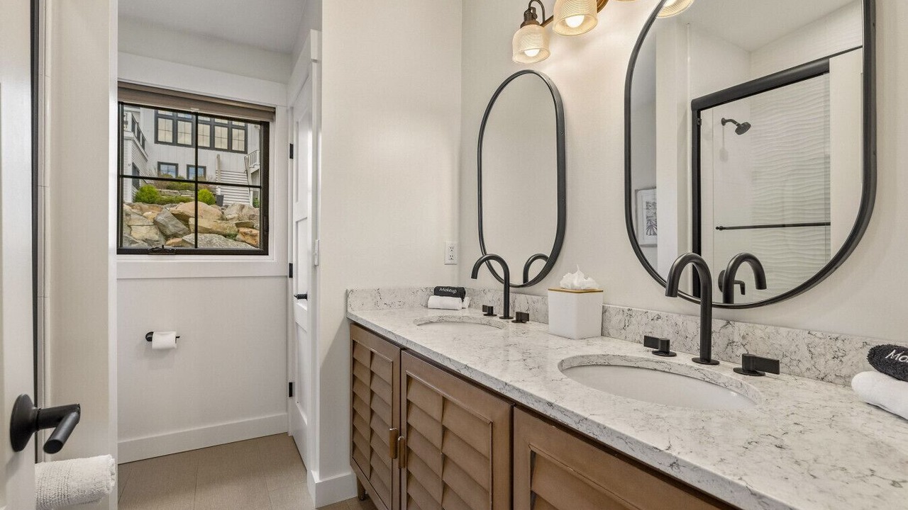 Photo of Bathroom in Ogunquit