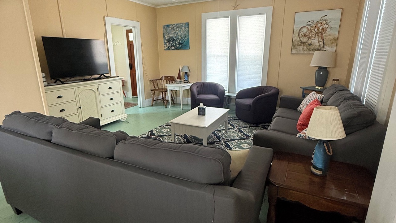 Photo of Livingroom in Hampton