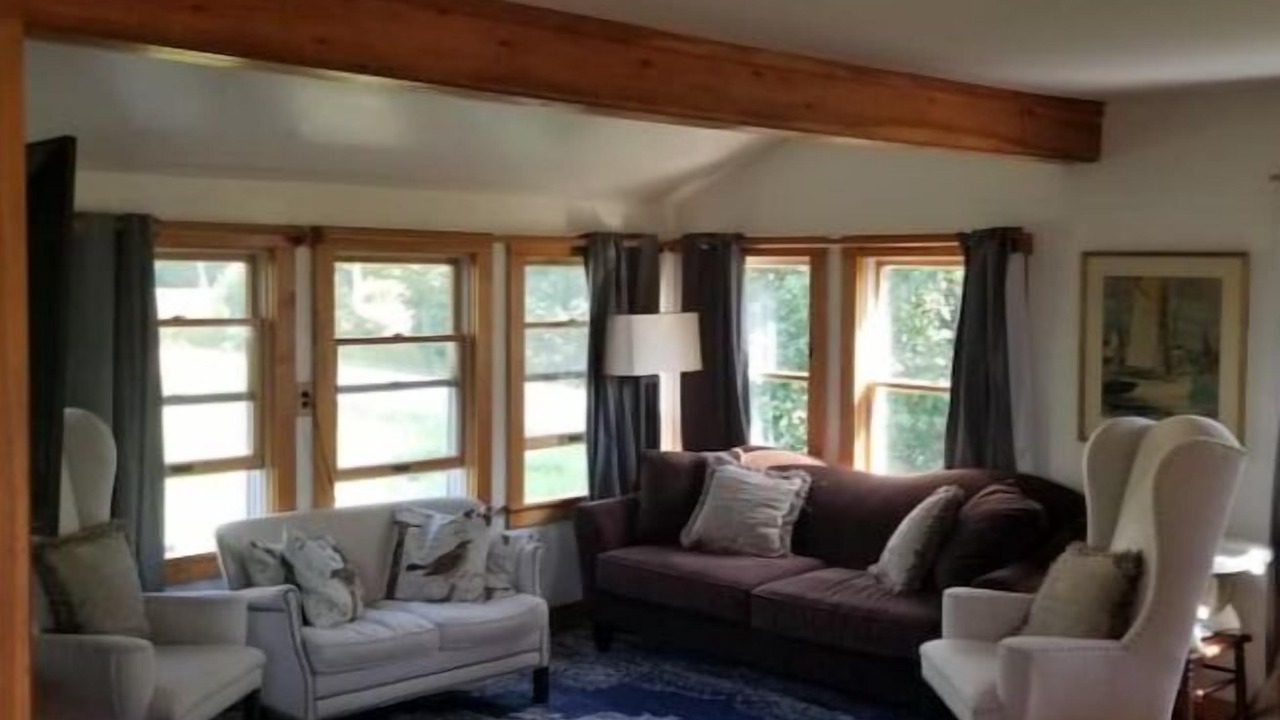 Photo of Livingroom in Brooklin