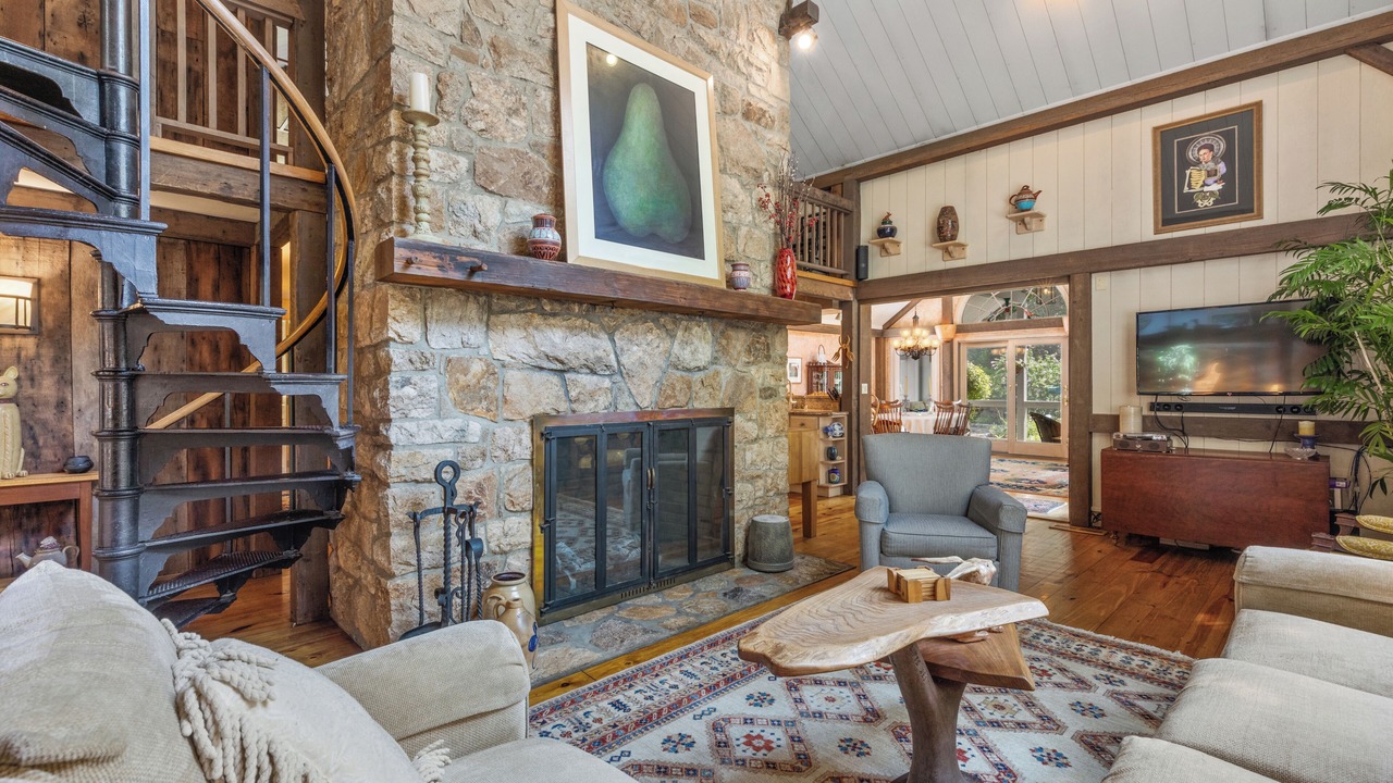 Photo of Livingroom in Guilford