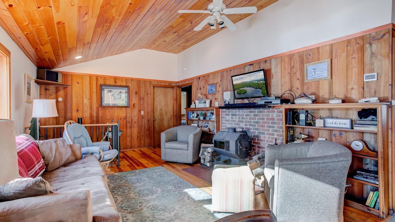 Photo of Livingroom in Moultonborough