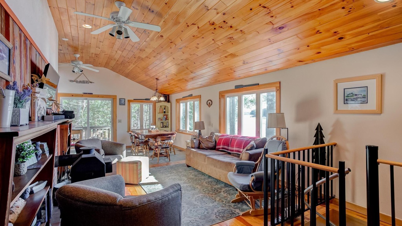 Photo of Livingroom in Moultonborough